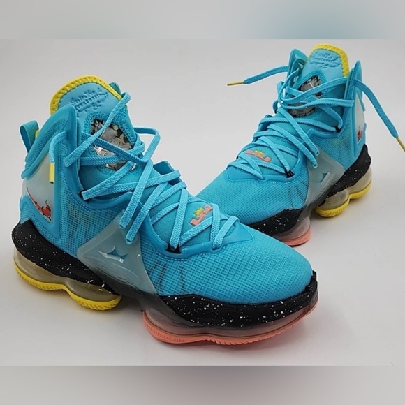 Nike LeBron 19 Christmas Men's US 8 men’s 9.5 women’sPolarized n in box